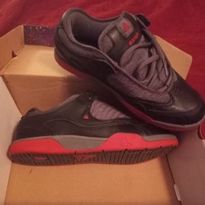 Axion zues NEW size 10